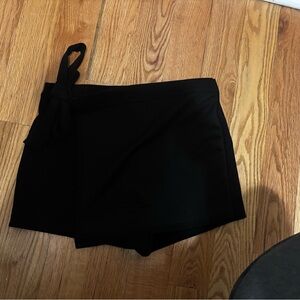 Black Women's skort with Tie Detail